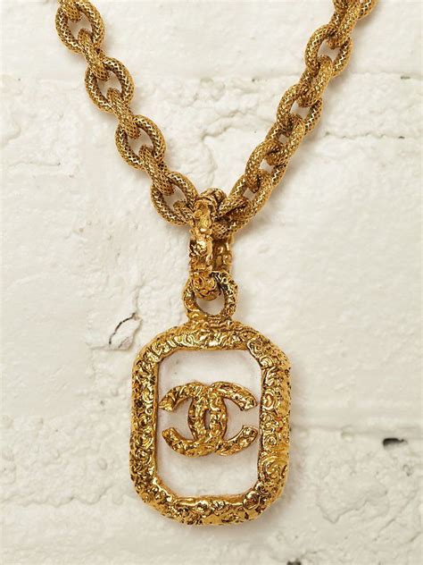 dainty chanel necklace